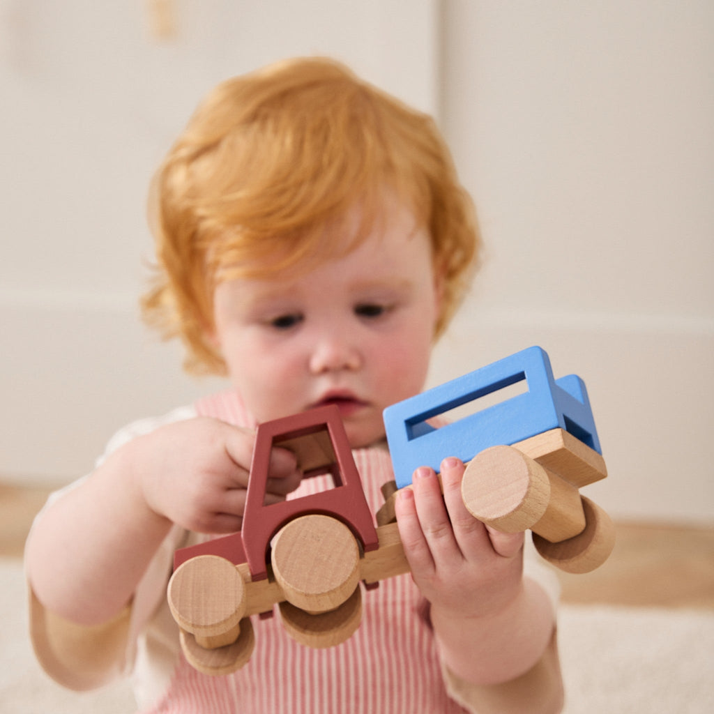 KIDS CONCEPT Ξύλινo τρακτέρ με αποσπώμενο τρέιλερ AIDEN