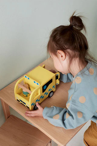 KIDS CONCEPT Ξύλινο ασθενοφόρο AIDEN