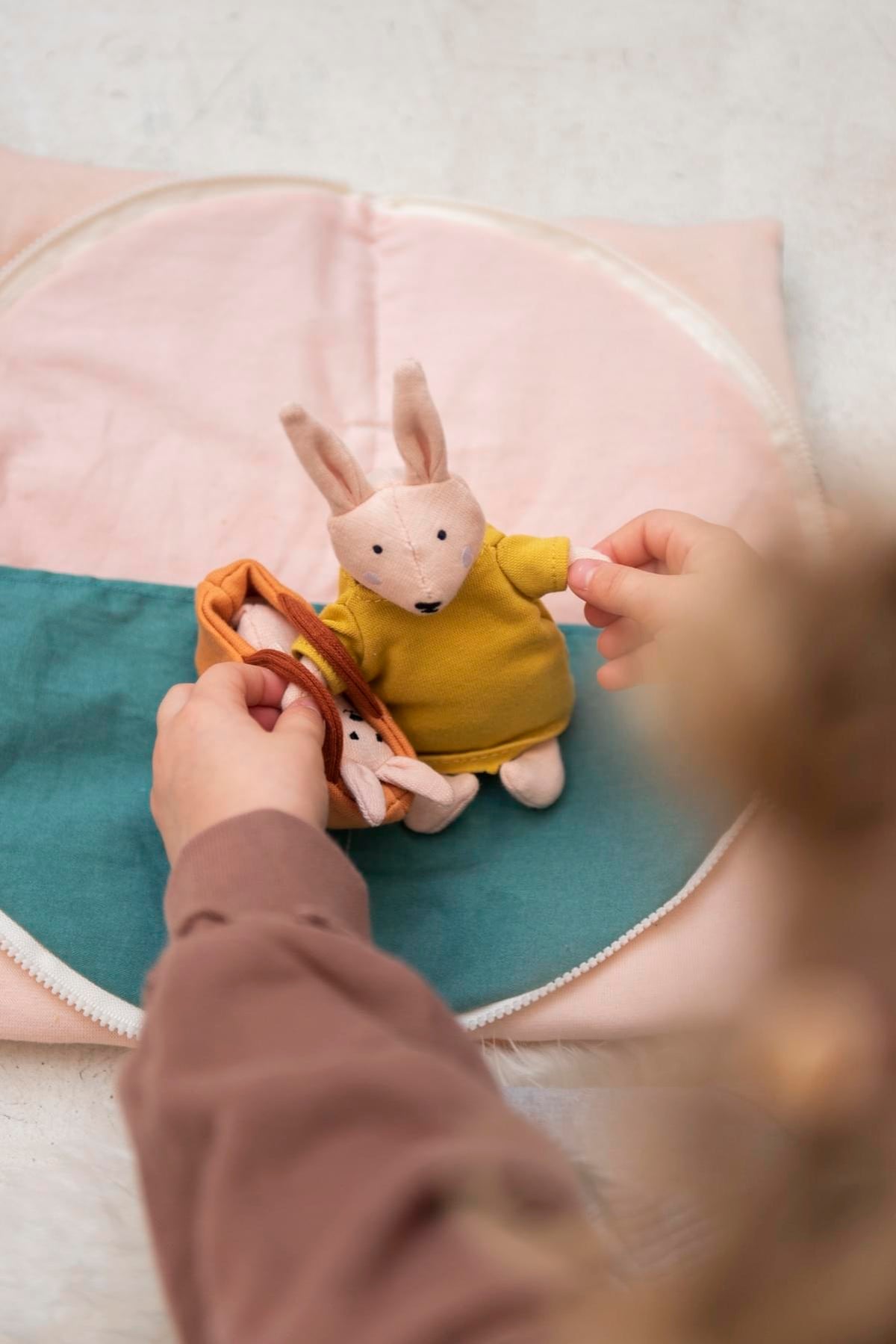 Trixie Puppet world M Home Mrs. Rabbit