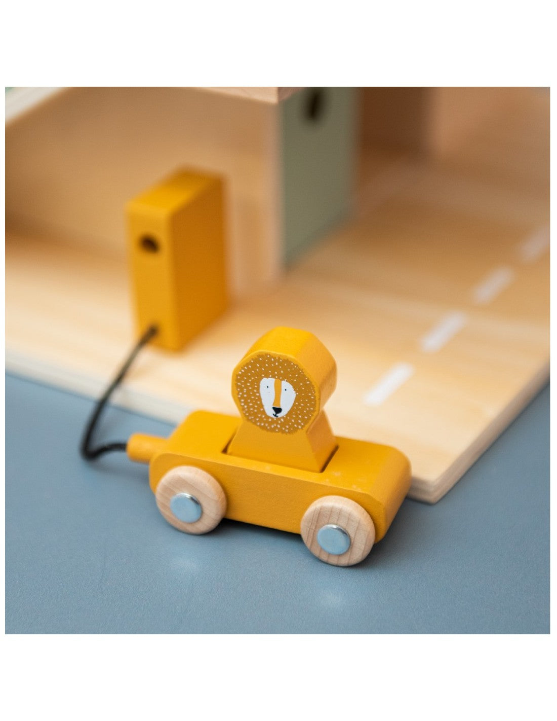 Trixie WOODEN CAR PARK WITH ACCESSORIES