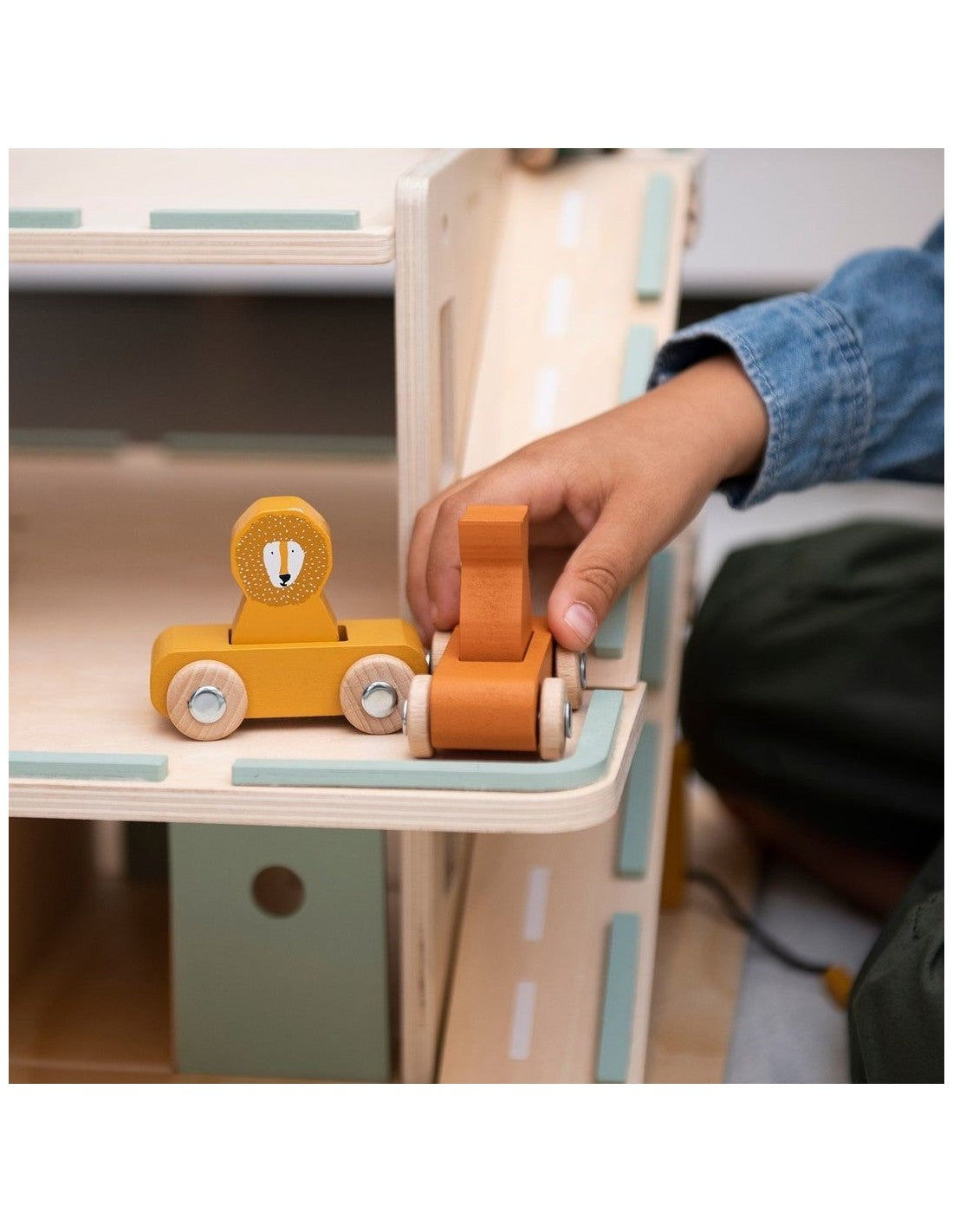 Trixie WOODEN CAR PARK WITH ACCESSORIES